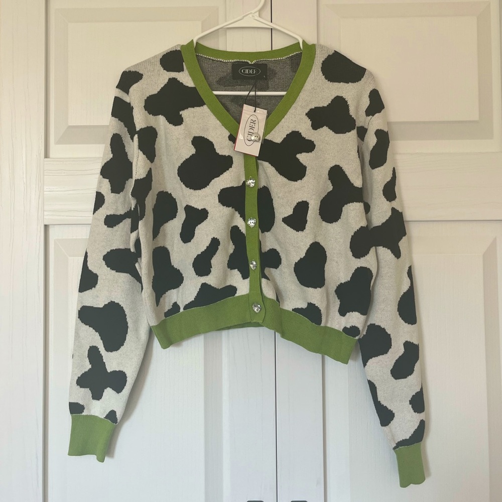 CIDER NWT Cow print Cropped Cardigan w Green Trim & Heart Shaped Buttons size L